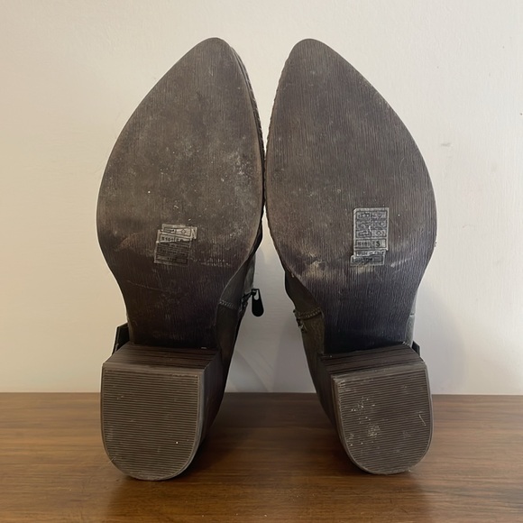 Blowfish ankle boot, size 8, green - Picture 3 of 3